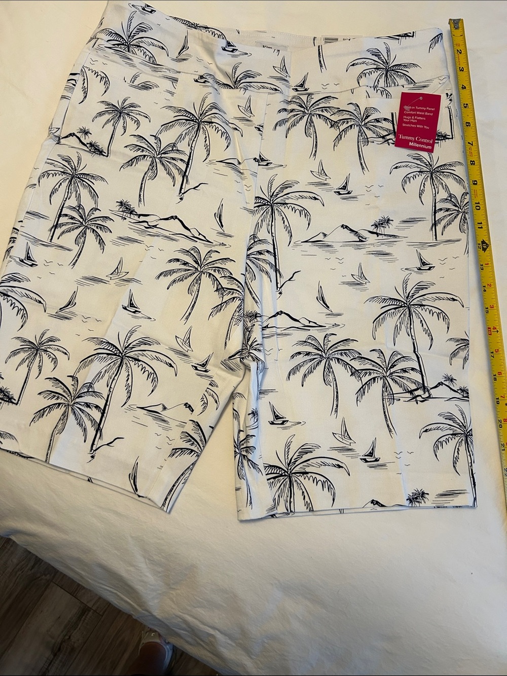 Kim Rogers White Palm-Print Shorts